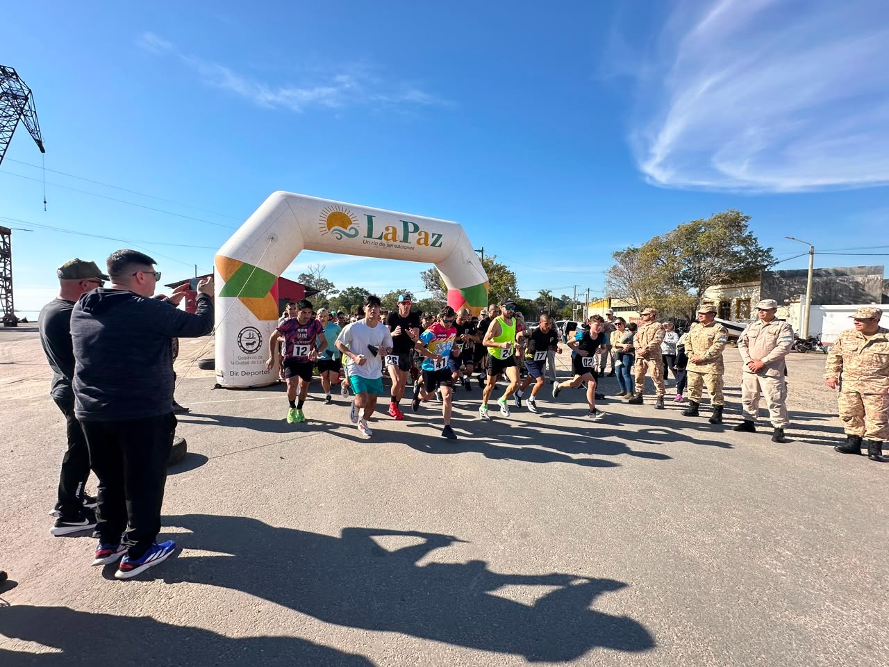 Más de 120 personas participaron de la maratón por el 216º aniversario de la Prefectura Naval Argentina